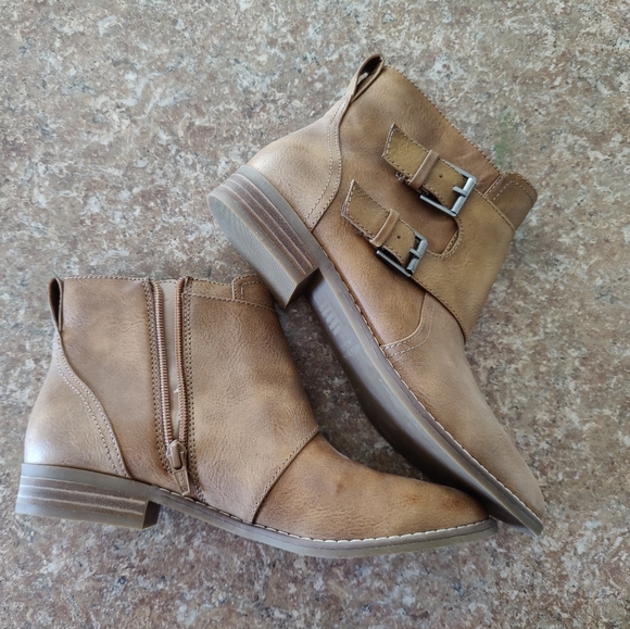American Eagle Outfitters Shoes - Women's AE Brown Western Ankle Boots